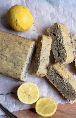 vegan plumcake lemon and poppy seeds