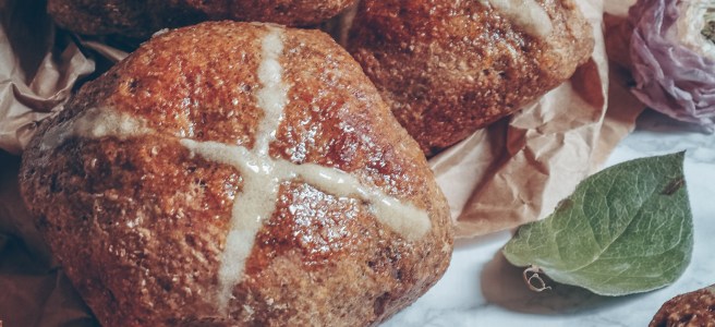vegan easter hot cross buns