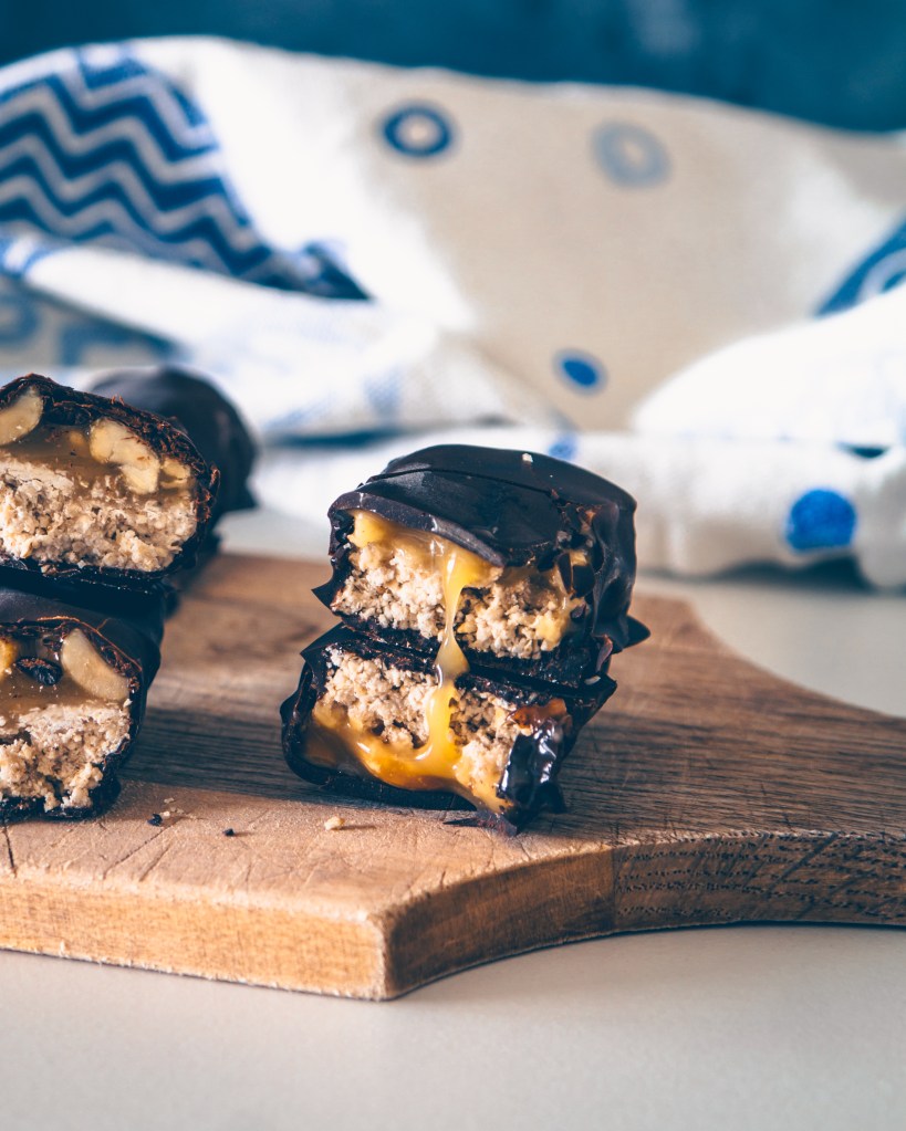 vegan snickers, snickers copycat, sugar free snickers, gluten free snickers, gluten free recipe